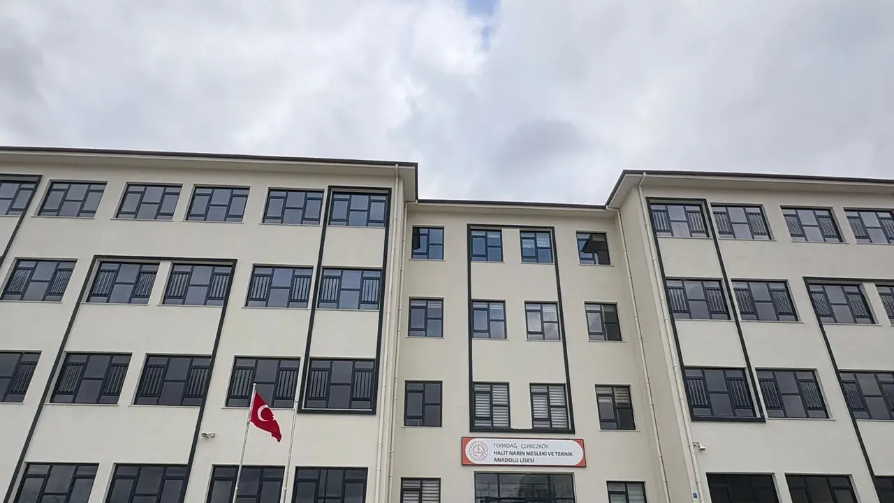 Okullarda ve Evlerde Pencere Güvenliği