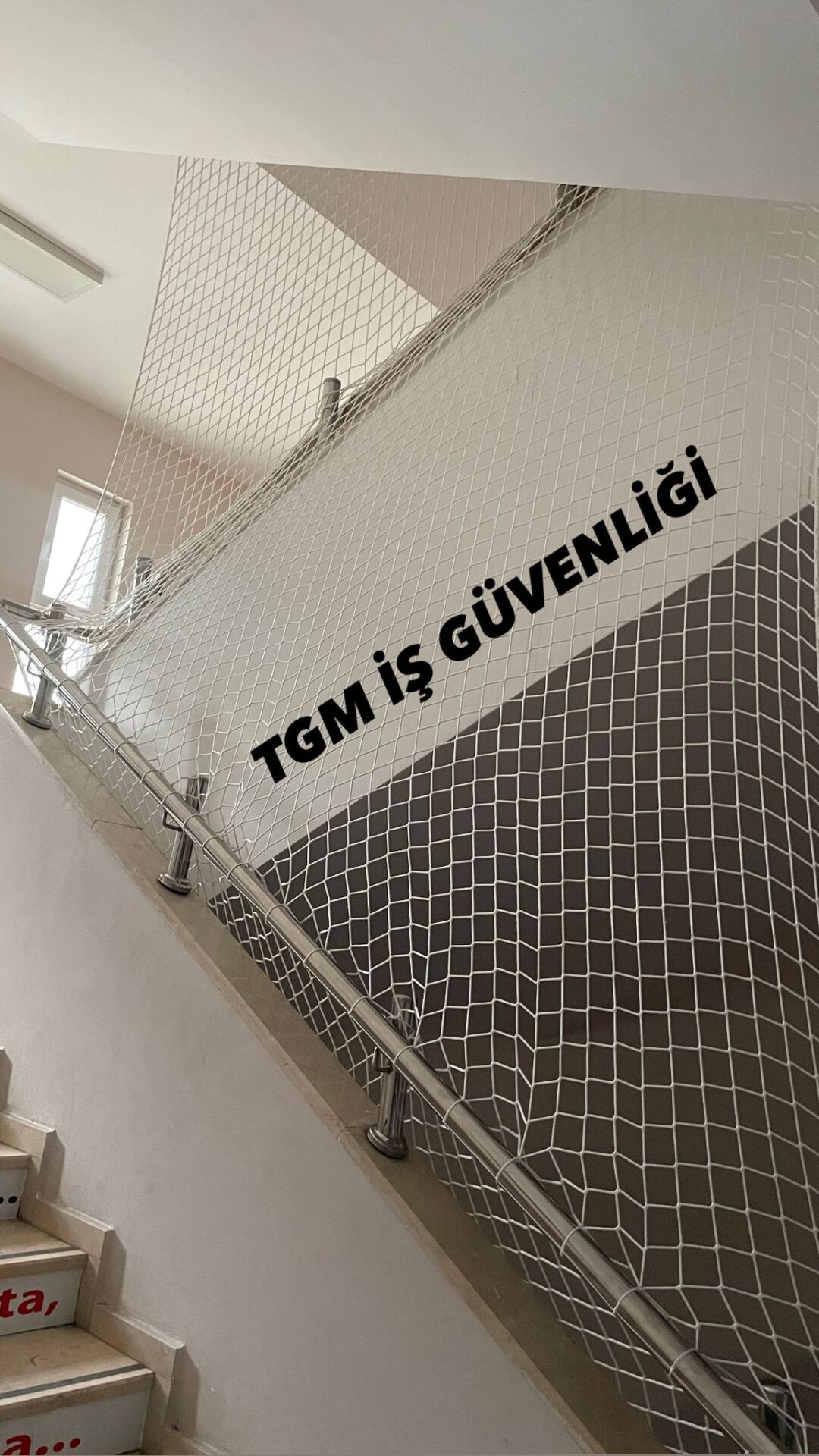 MERDİVEN BOŞLUĞU GÜVENLİK FİLESİ