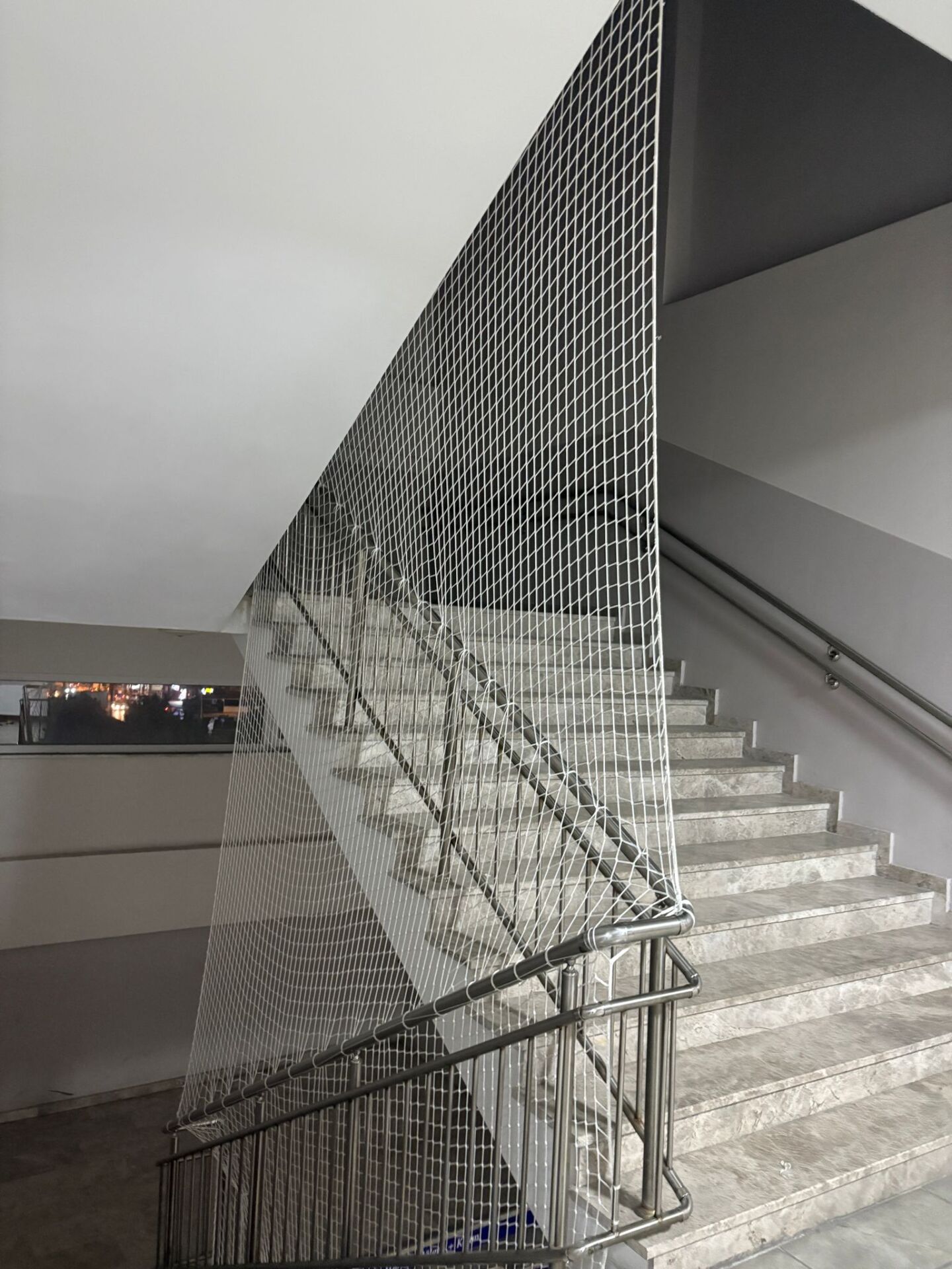 MERDİVEN BOŞLUĞU GÜVENLİK FİLESİ